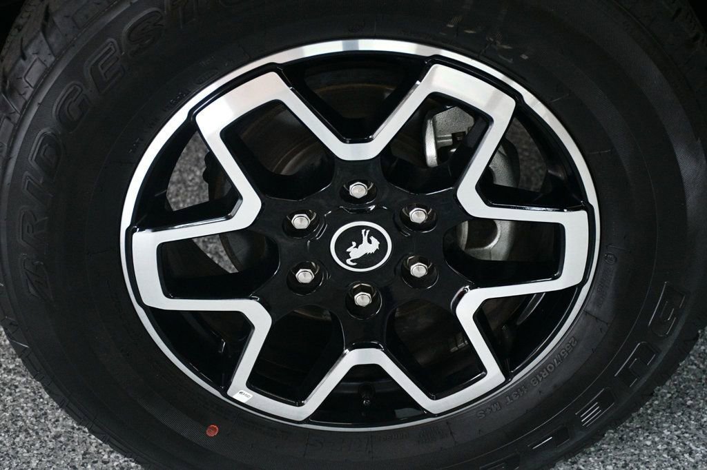 Used 2025 Ford Bronco Outer Banks AWD/4WD image 18