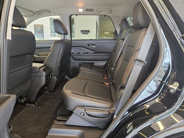 Certified 2025 Nissan Pathfinder SL AWD/4WD image 25