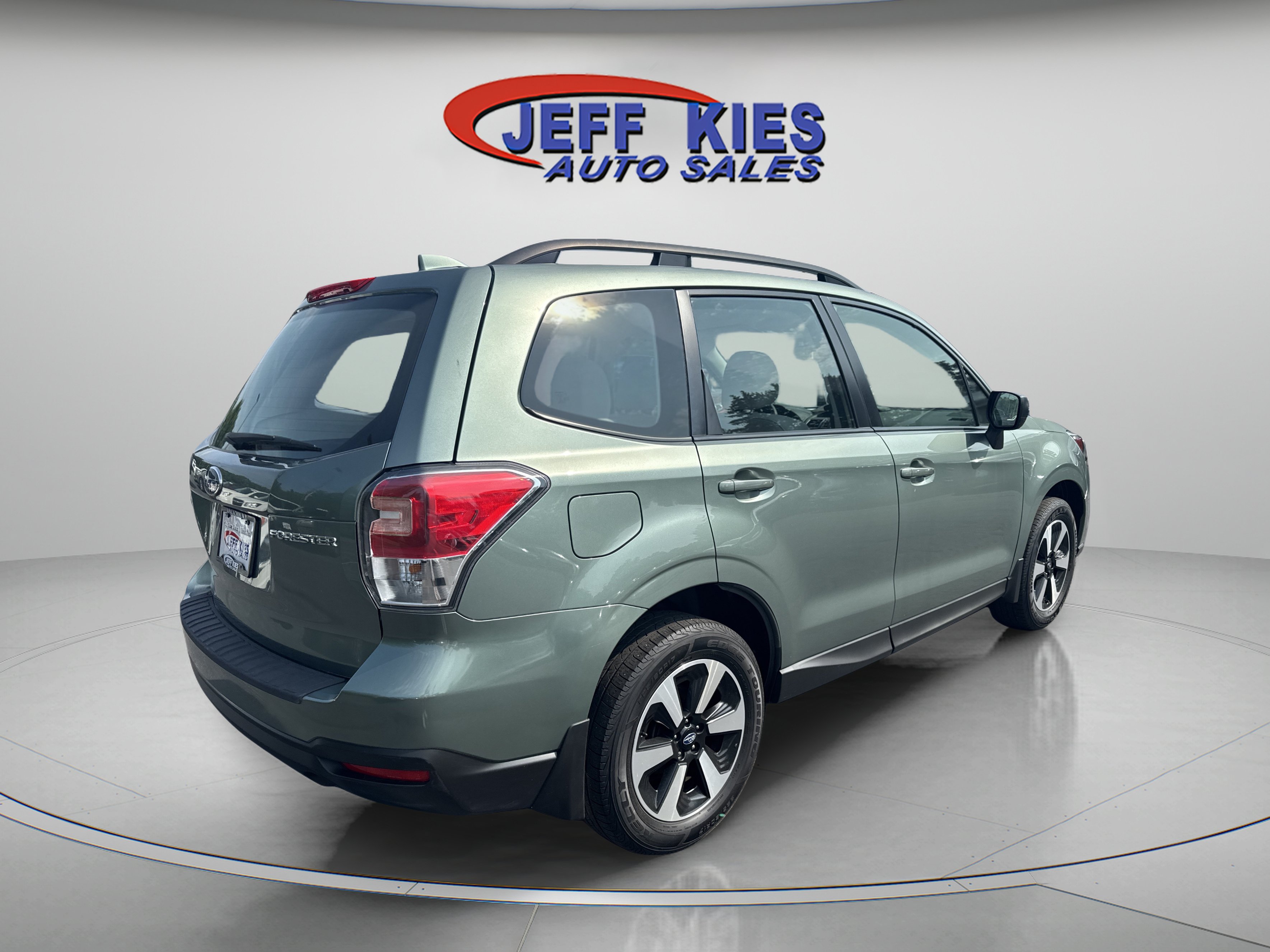 Used 2018 Subaru Forester 2.5i w/ Alloy Wheel Package AWD/4WD image 5
