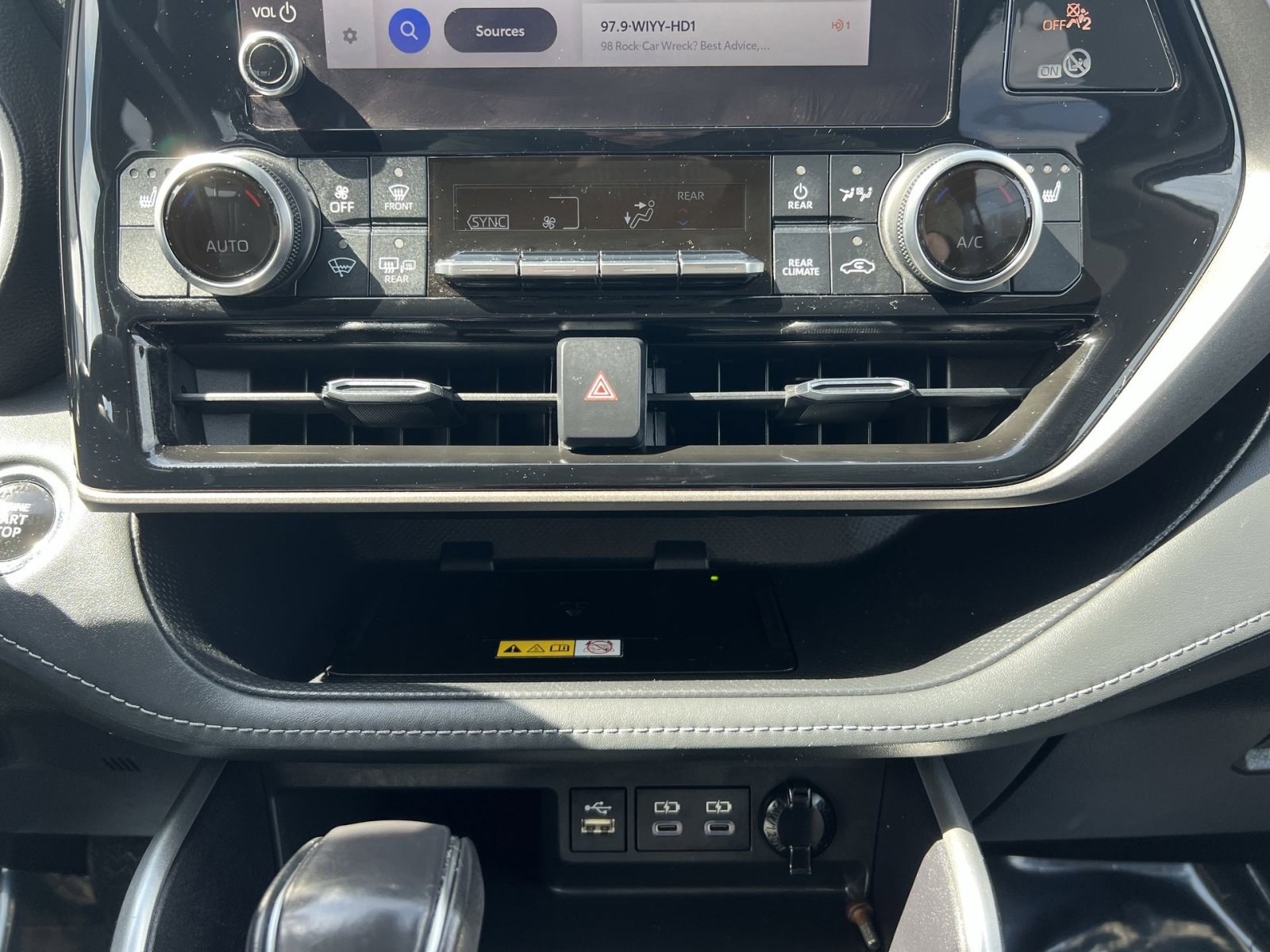 Used 2023 Toyota Highlander XLE image 20