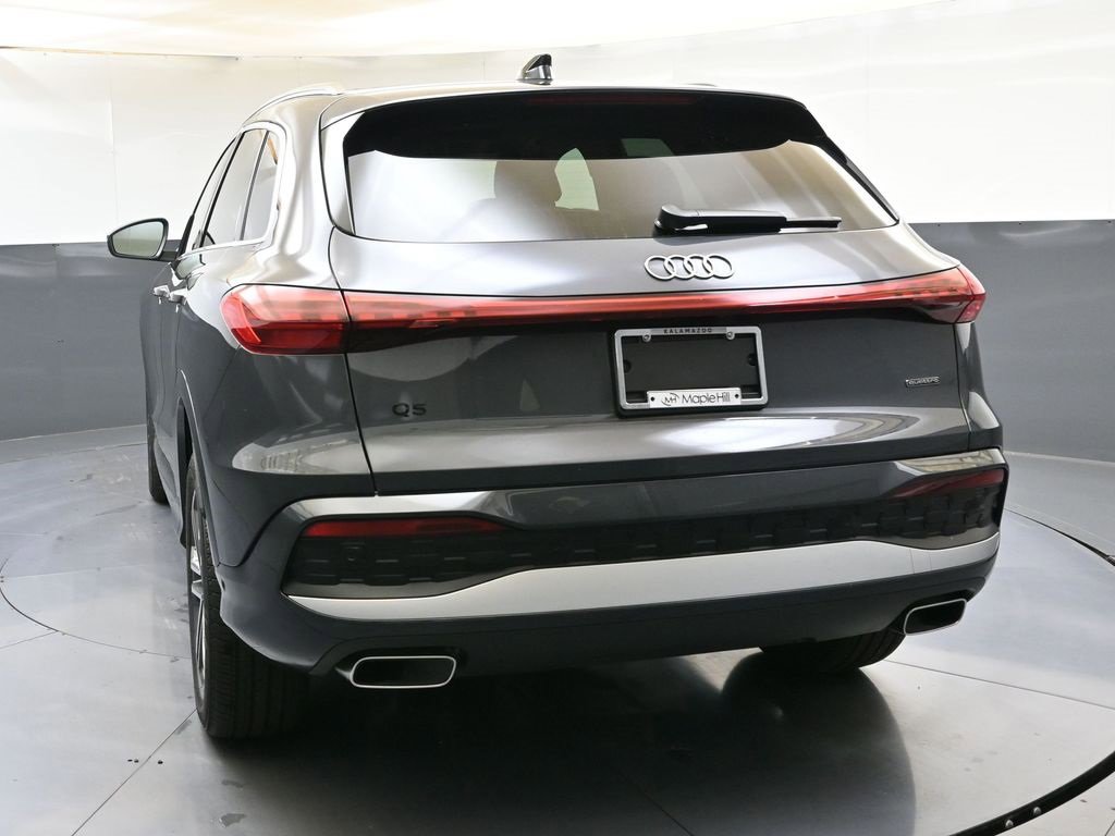 Used 2025 Audi Q5 2.0T Premium w/ Convenience Package image 4