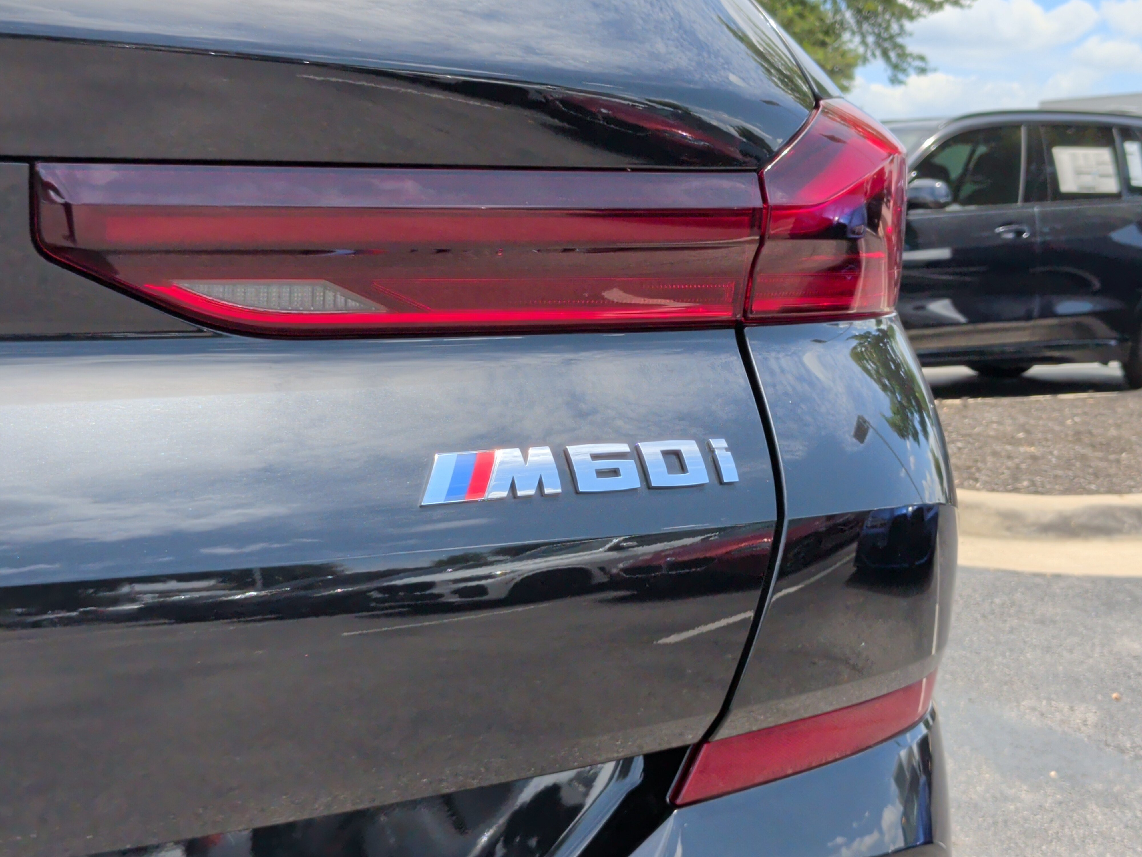 Used 2025 BMW X6 M60i AWD/4WD image 11