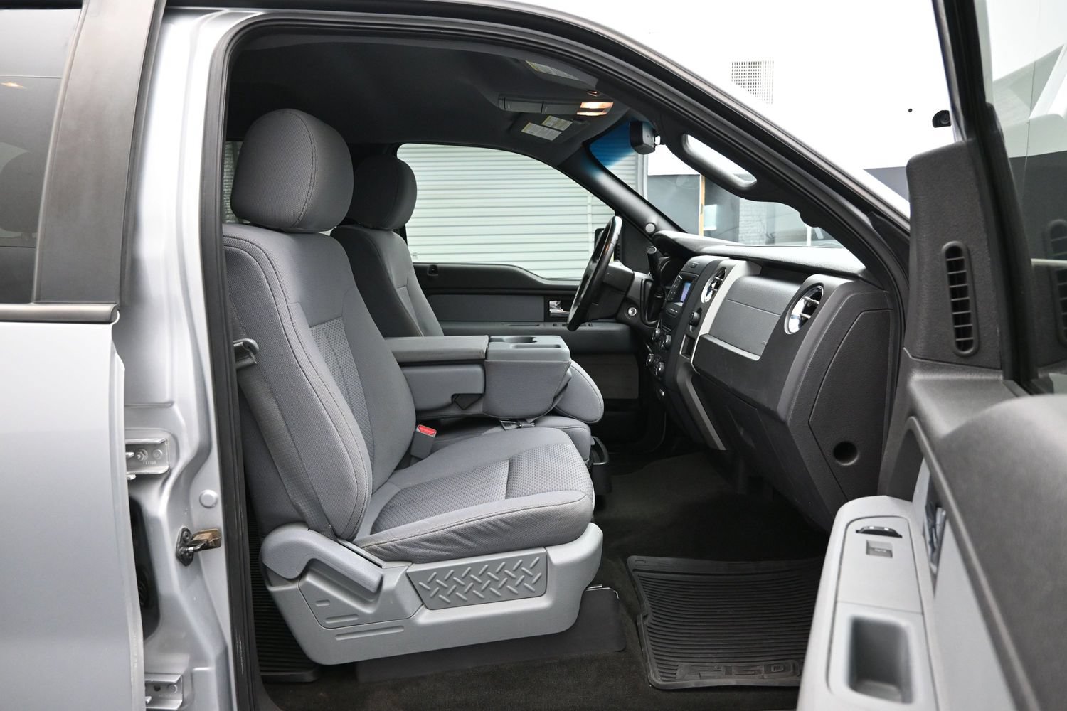 Used 2013 Ford F150 XLT w/ XLT Chrome Pkg RWD image 13