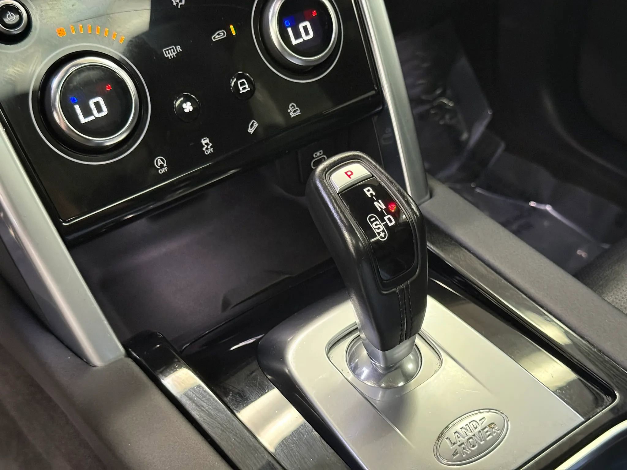 Used 2021 Land Rover Discovery Sport S R-Dynamic image 22