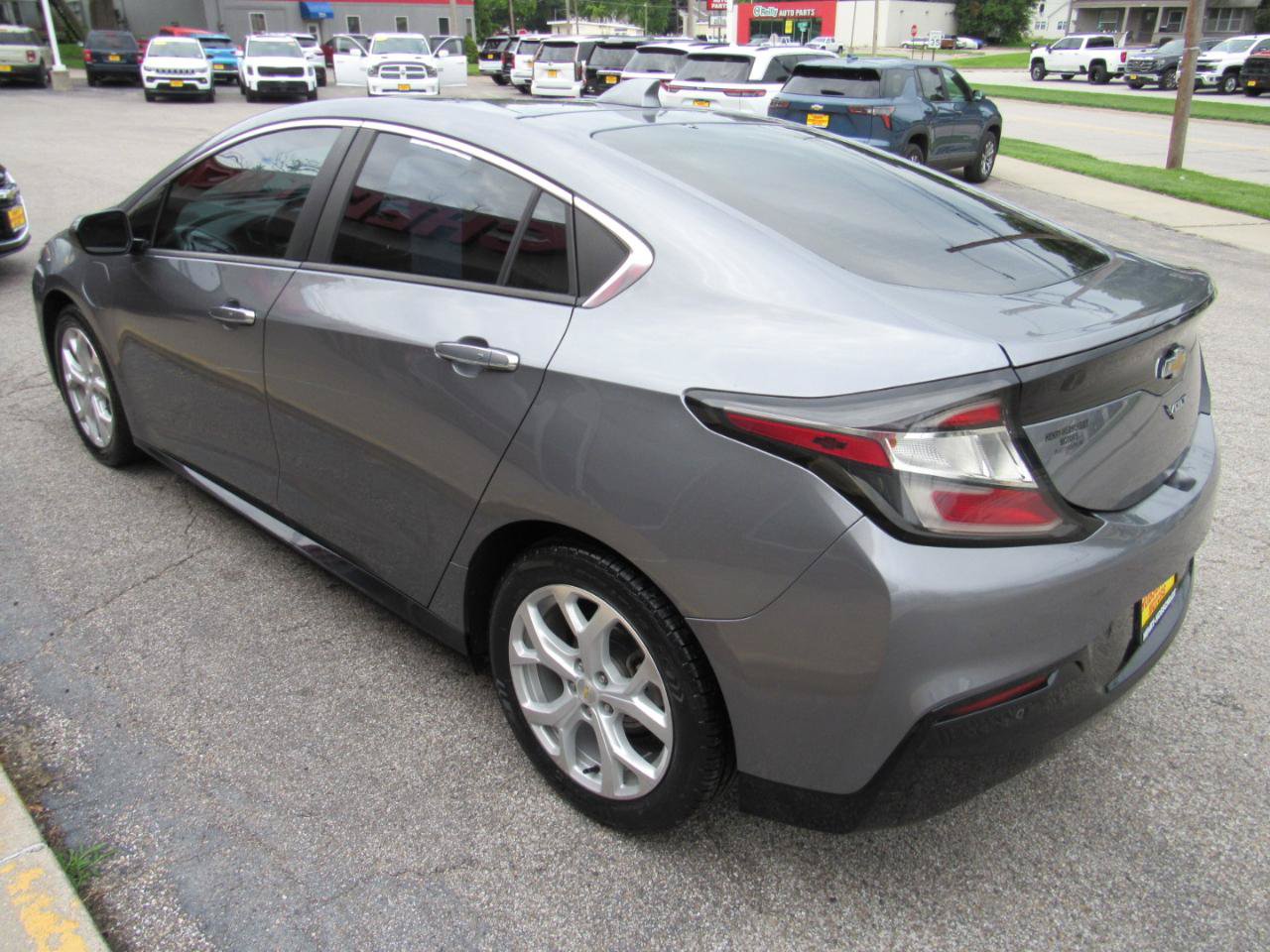 Used 2018 Chevrolet Volt Premier w/ Driver Confidence Package FWD image 11