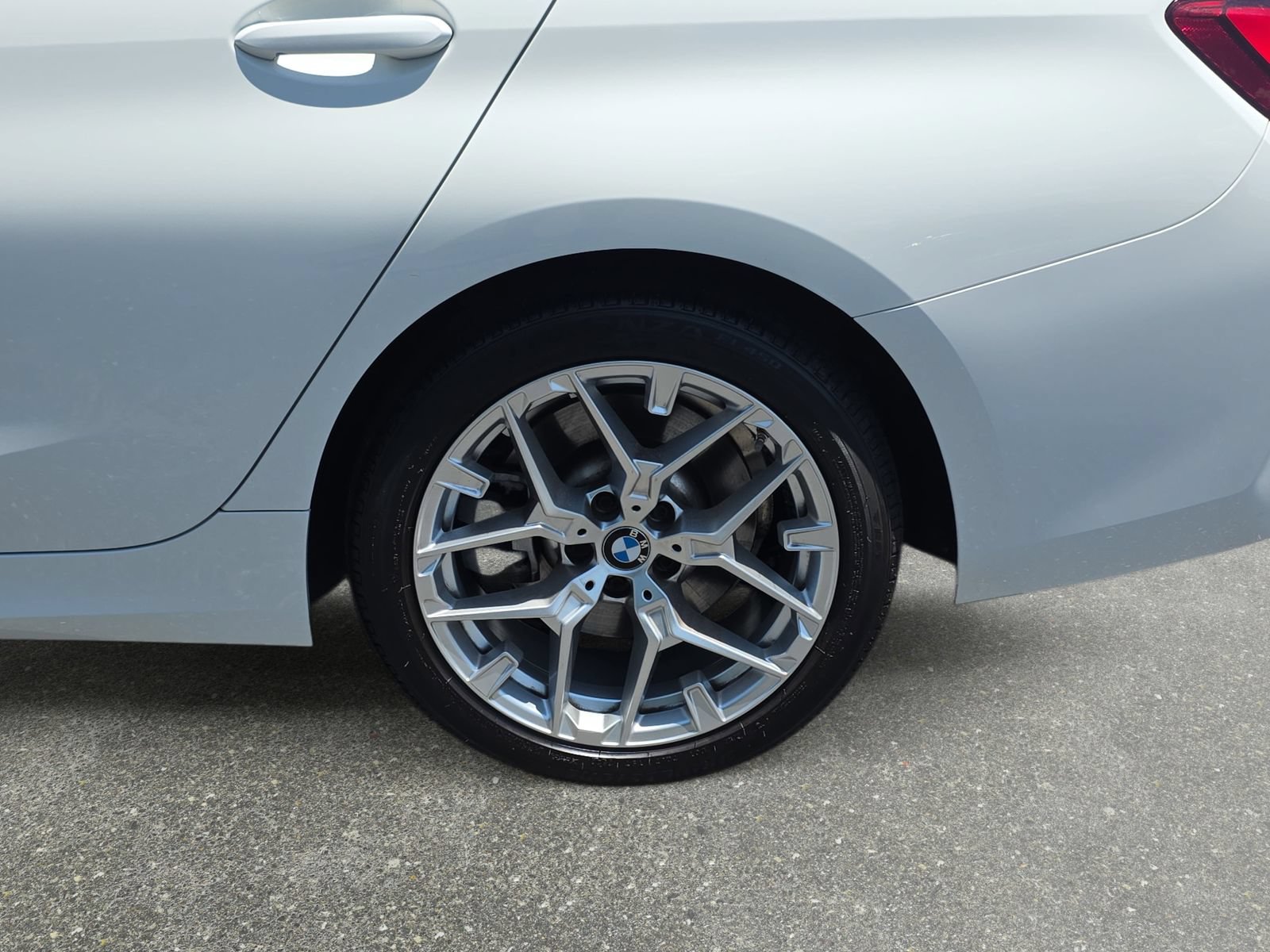 Used 2025 BMW 330i Sedan RWD image 32
