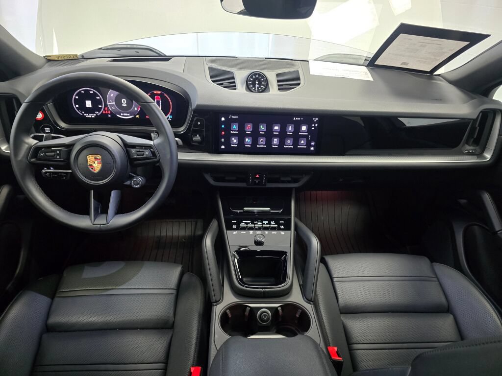 Certified 2025 Porsche Cayenne Coupe AWD/4WD image 19