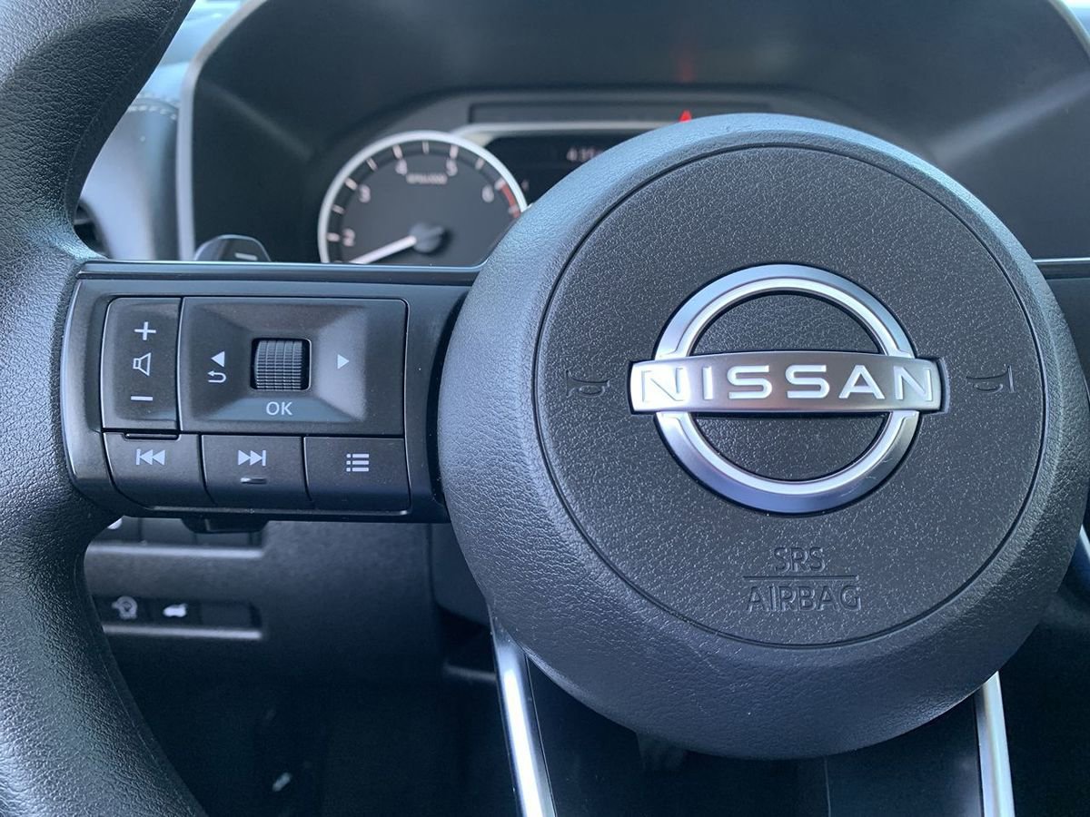 Used 2024 Nissan Rogue SV AWD/4WD image 18