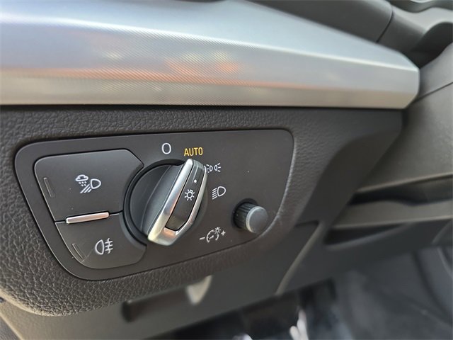 Certified 2025 Audi Q5 2.0T Premium w/ Convenience Plus Package image 29