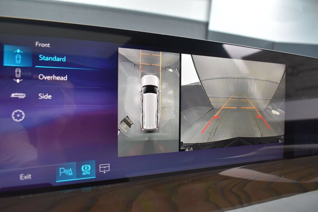 New 2026 Cadillac Escalade ESV Platinum Sport w/ LPO, ONYX Package AWD/4WD image 24