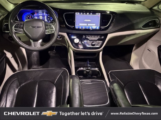 Used 2022 Chrysler Pacifica Limited FWD image 11