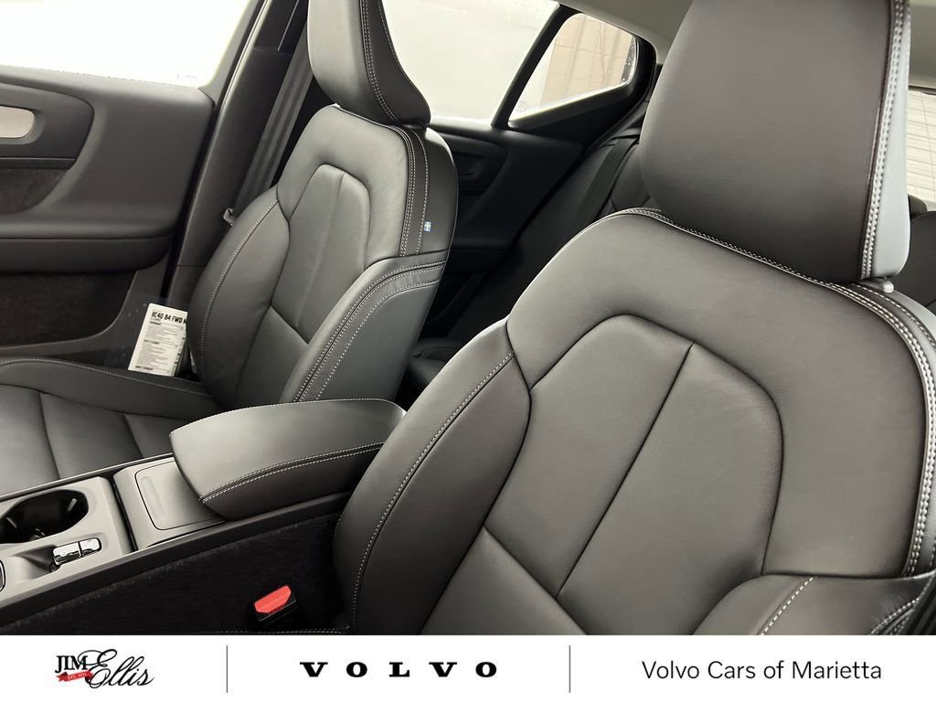 Certified 2026 Volvo XC40 B4 Core FWD image 11