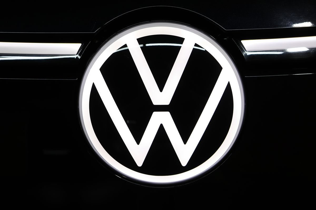Used 2025 Volkswagen ID. Buzz Pro S RWD image 15