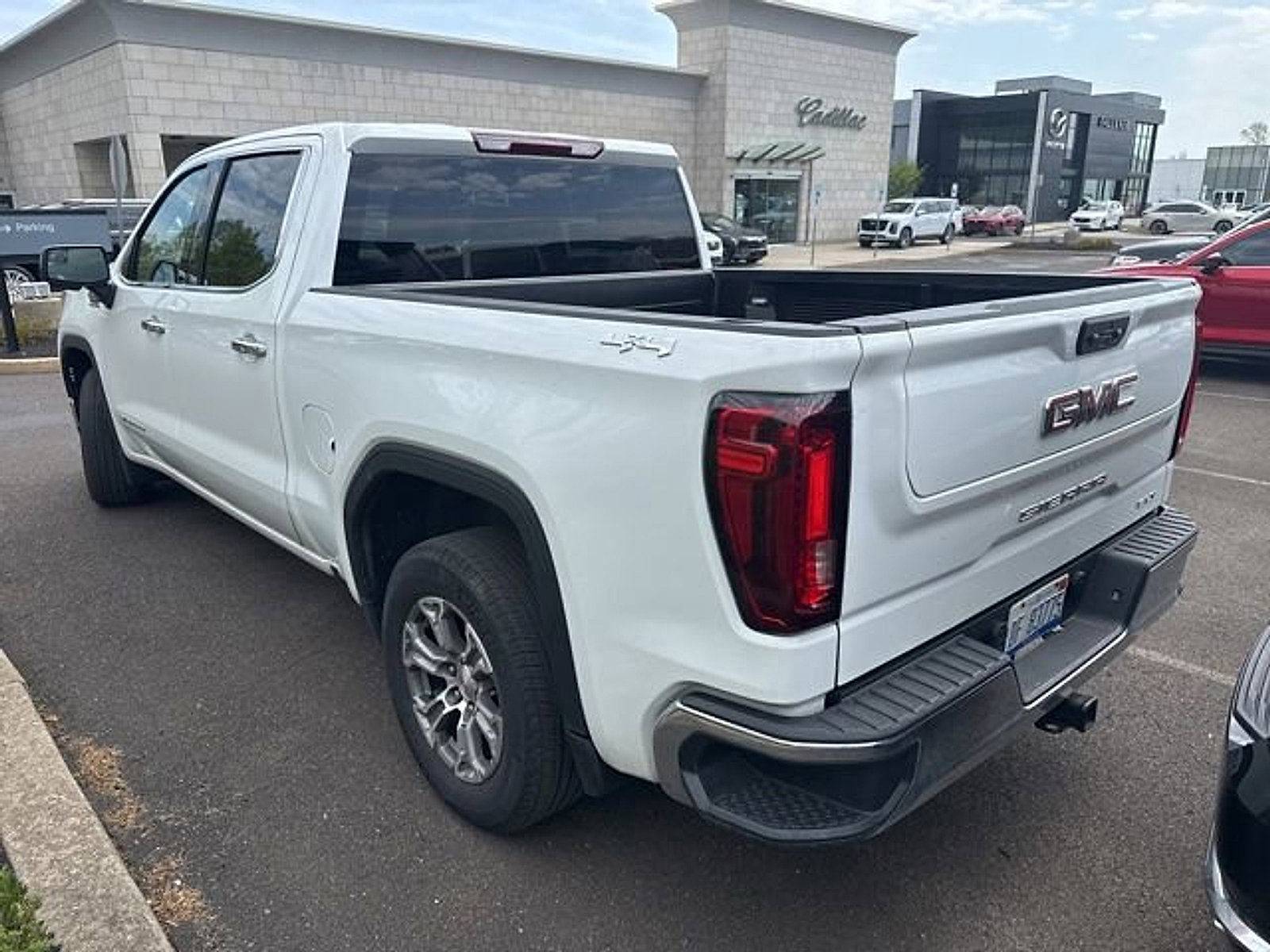Used 2025 GMC Sierra 1500 SLT AWD/4WD image 3