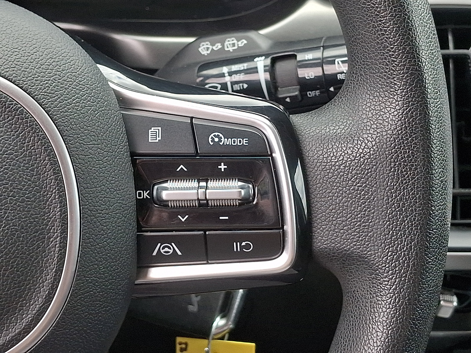 Used 2022 Kia Sorento LX AWD/4WD image 22
