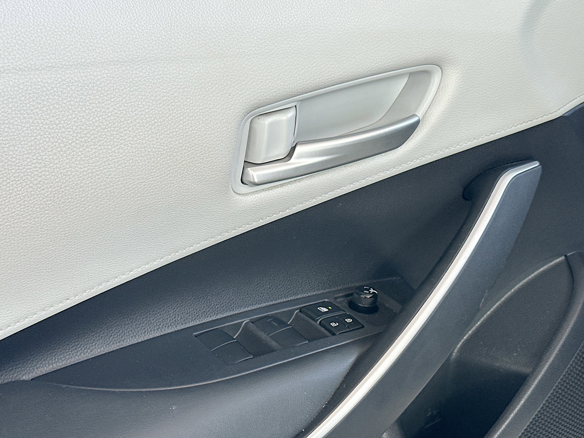 Used 2020 Toyota Corolla SE FWD image 17