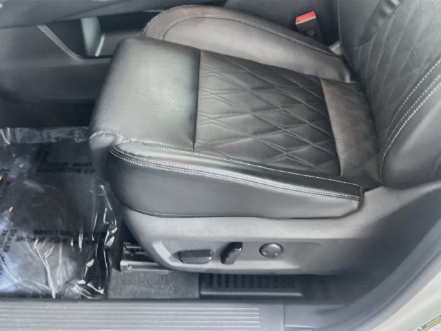 Used 2023 Nissan Rogue Platinum w/ Platinum Premium Package FWD image 17