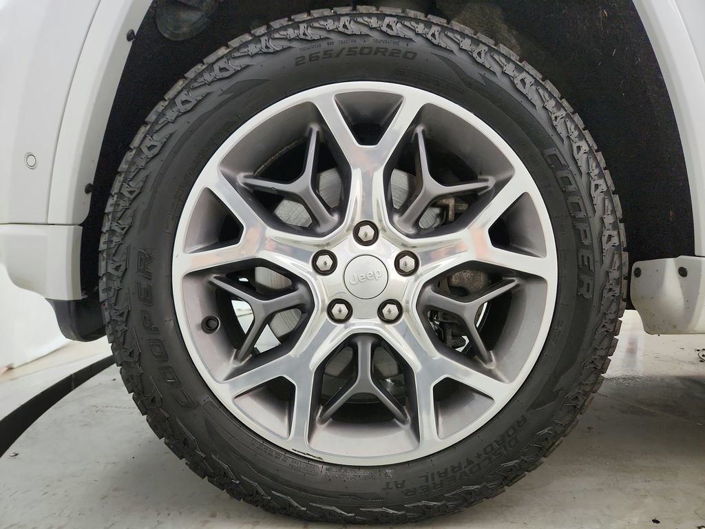Used 2021 Jeep Grand Cherokee Overland AWD/4WD image 40