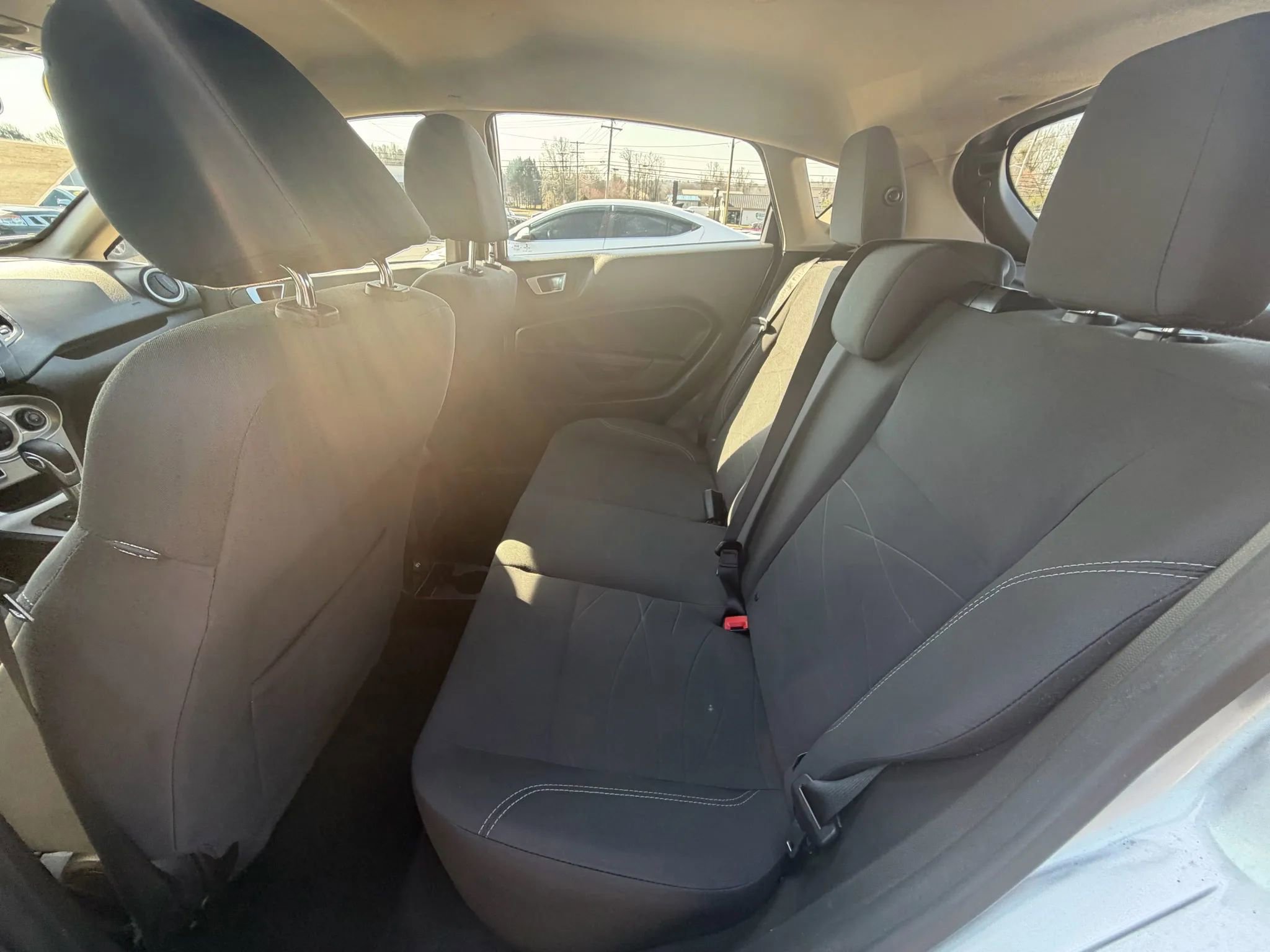 Used 2015 Ford Fiesta SE w/ Comfort Package FWD image 13