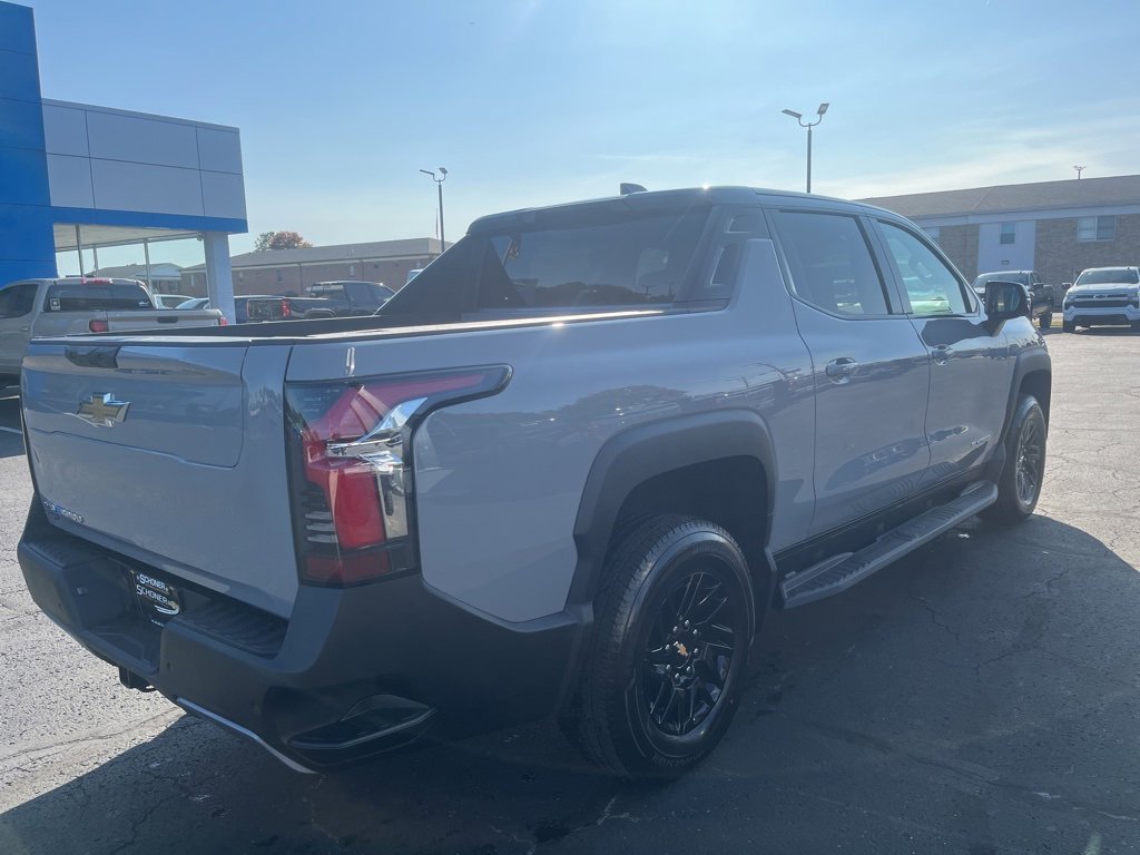 New 2025 Chevrolet Silverado EV LT image 8