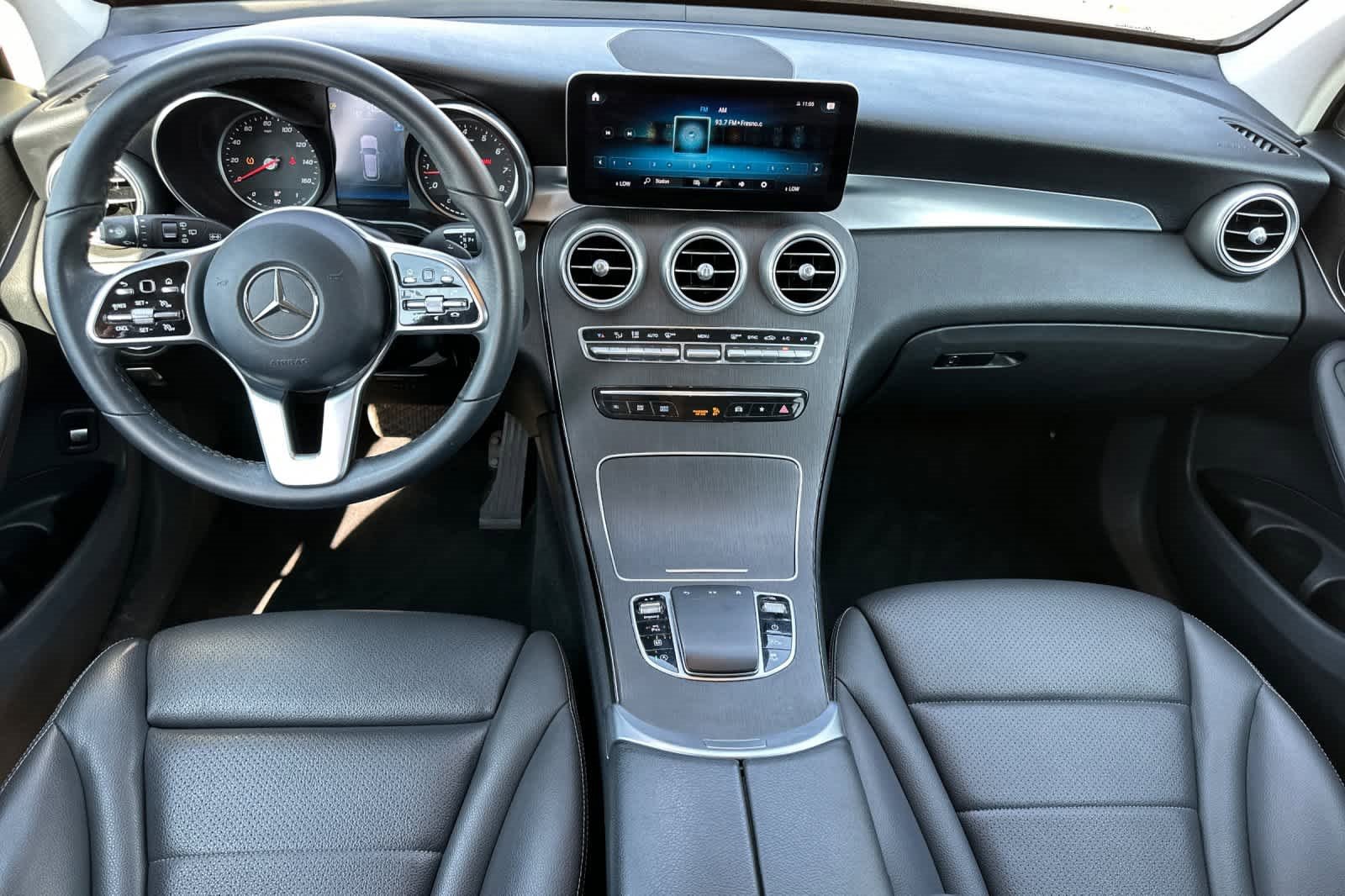 Used 2022 Mercedes-Benz GLC 300 image 3