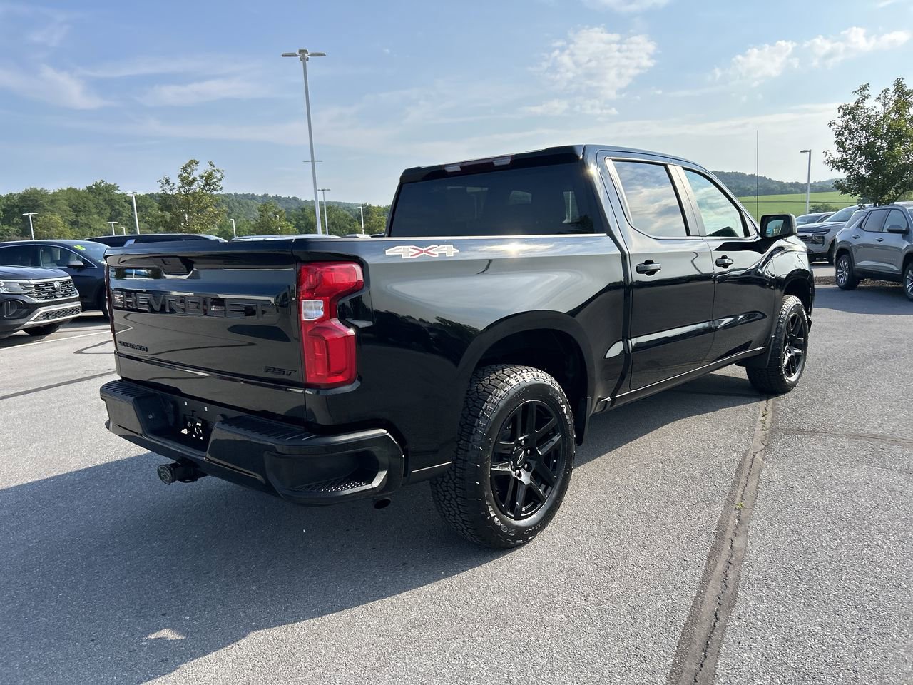 Used 2022 Chevrolet Silverado 1500 RST w/ LPO, Blackout Package AWD/4WD image 7