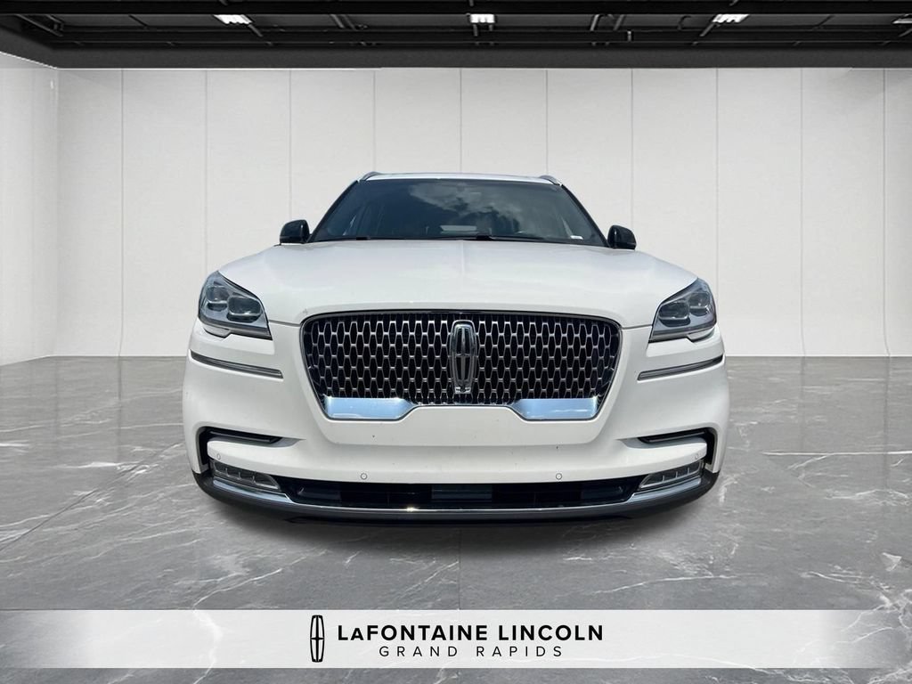 Used 2020 Lincoln Aviator Reserve w/ Equipment Group 202A AWD/4WD image 3