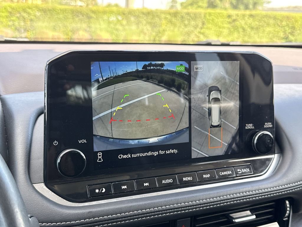 Used 2022 Nissan Rogue Platinum w/ Head-Up Display Package FWD image 24