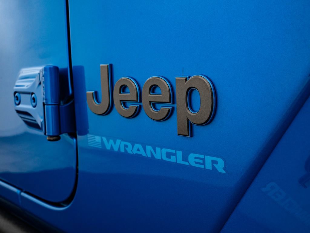 Used 2024 Jeep Wrangler Unlimited w/ LED Headlamp & Fog Lamp Group AWD/4WD image 15