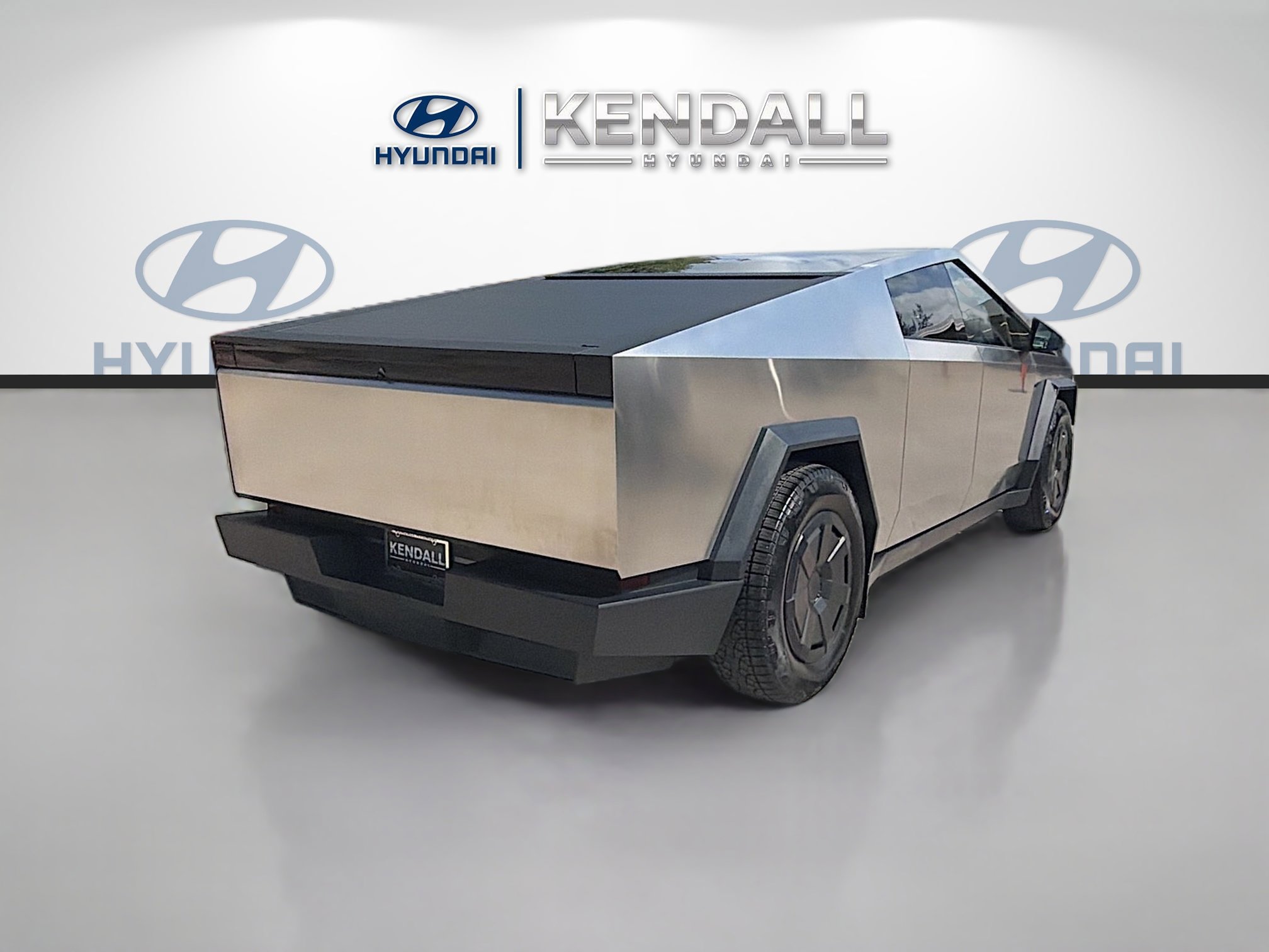 Used 2025 Tesla Cybertruck AWD Crew Cab image 6