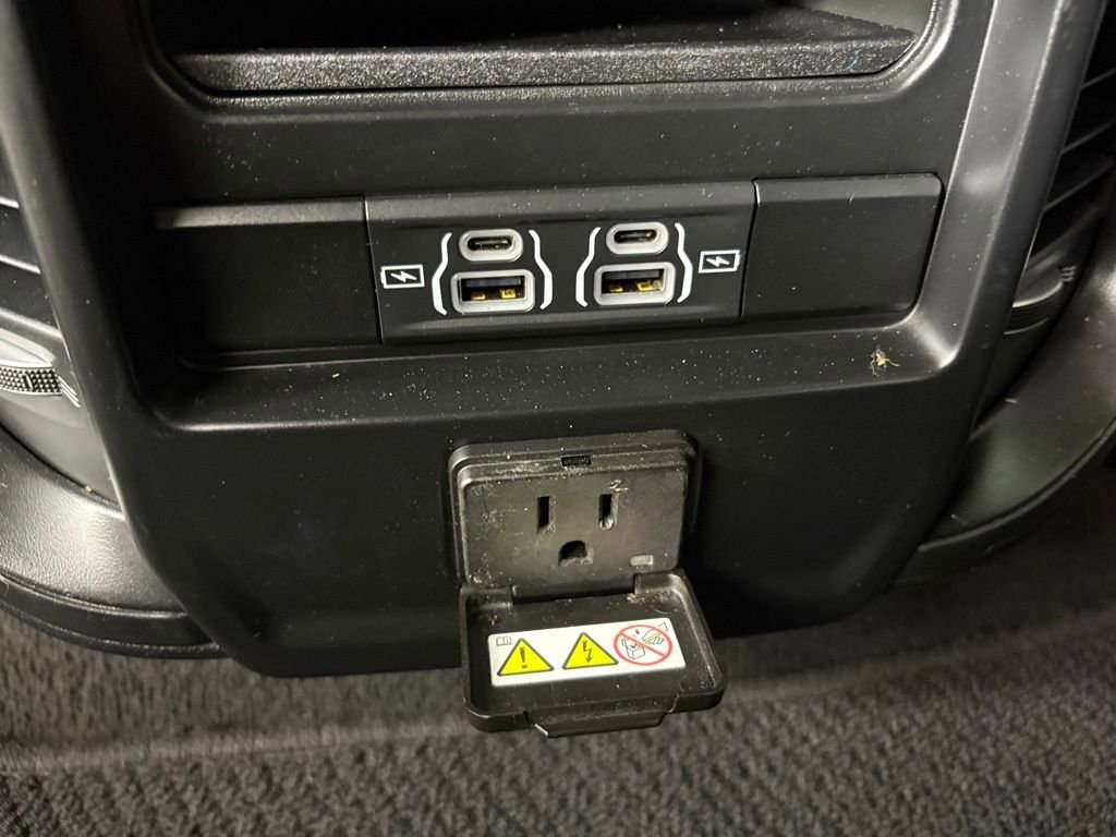 Used 2022 RAM 1500 Laramie AWD/4WD image 34