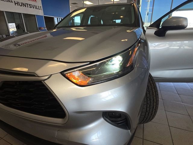 Used 2022 Toyota Highlander XLE image 28