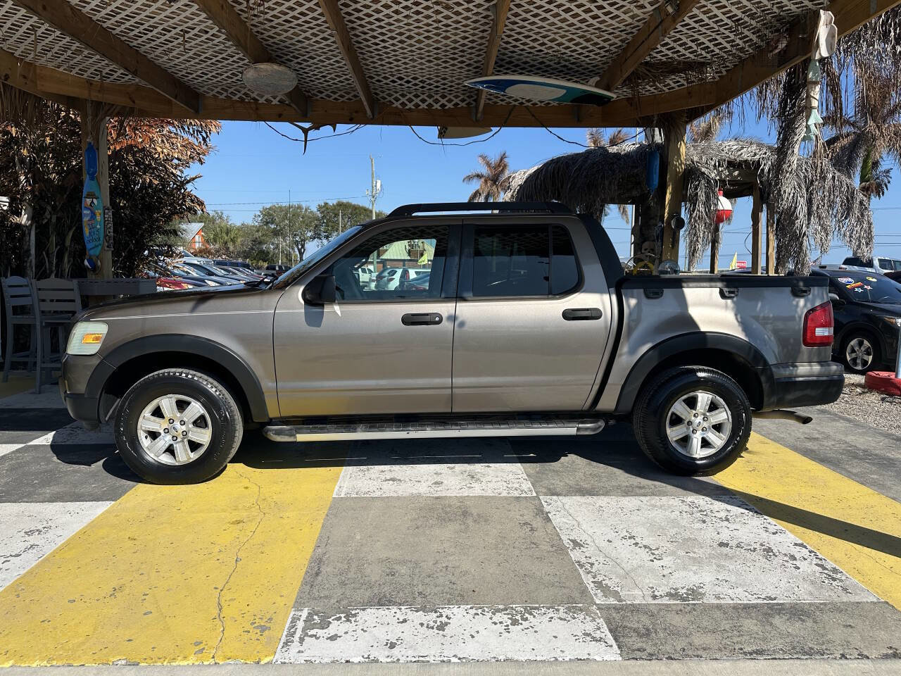 Used 2007 Ford Explorer Sport Trac XLT image 8