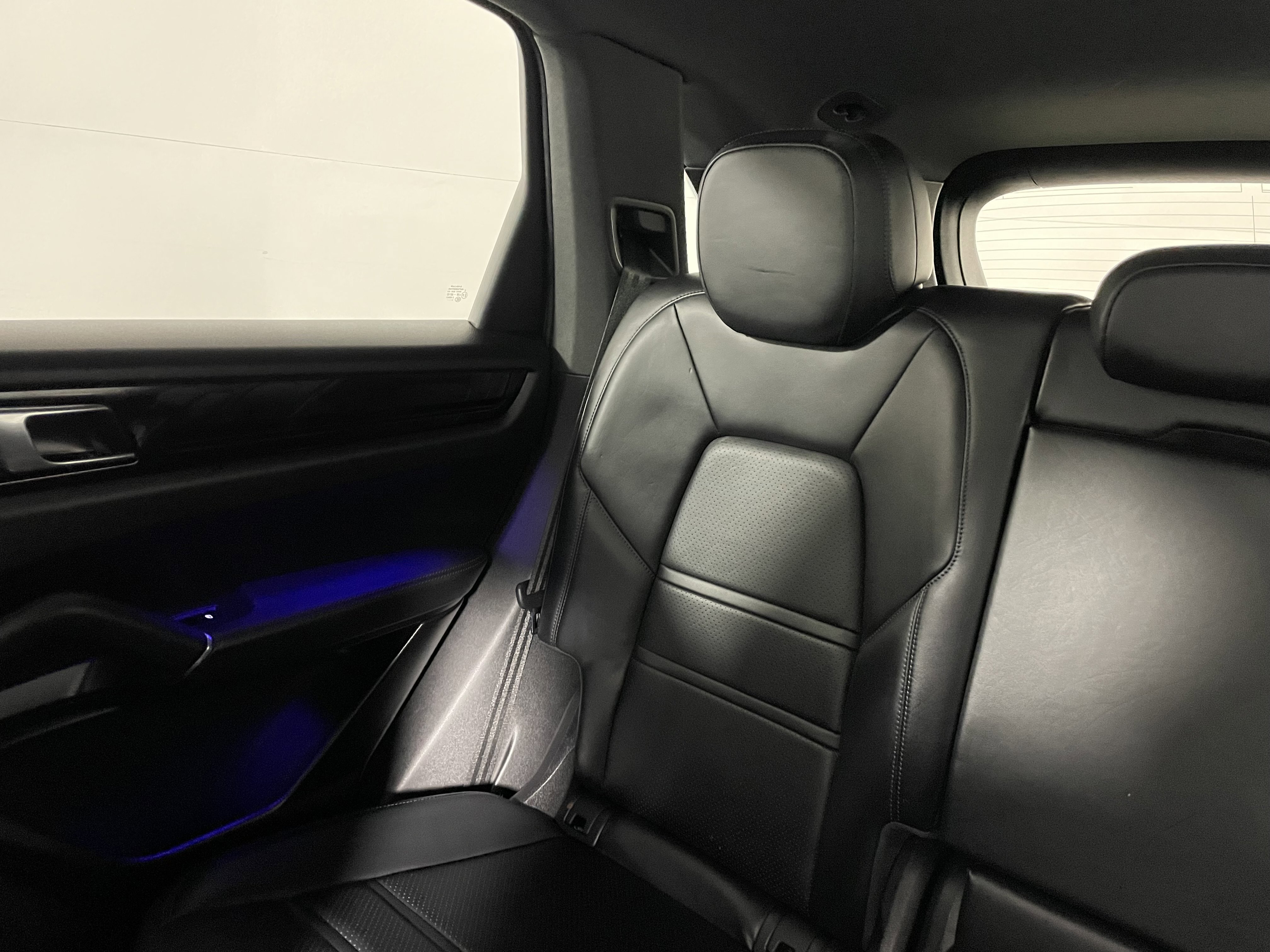 Used 2023 Porsche Cayenne image 15