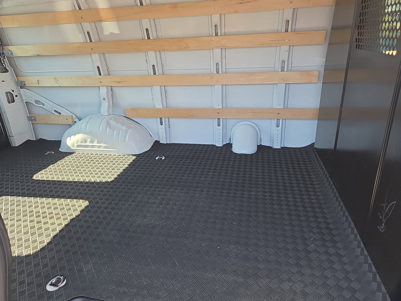 Used 2024 Chevrolet Express 2500 Work Van w/ Driver Convenience Package image 21