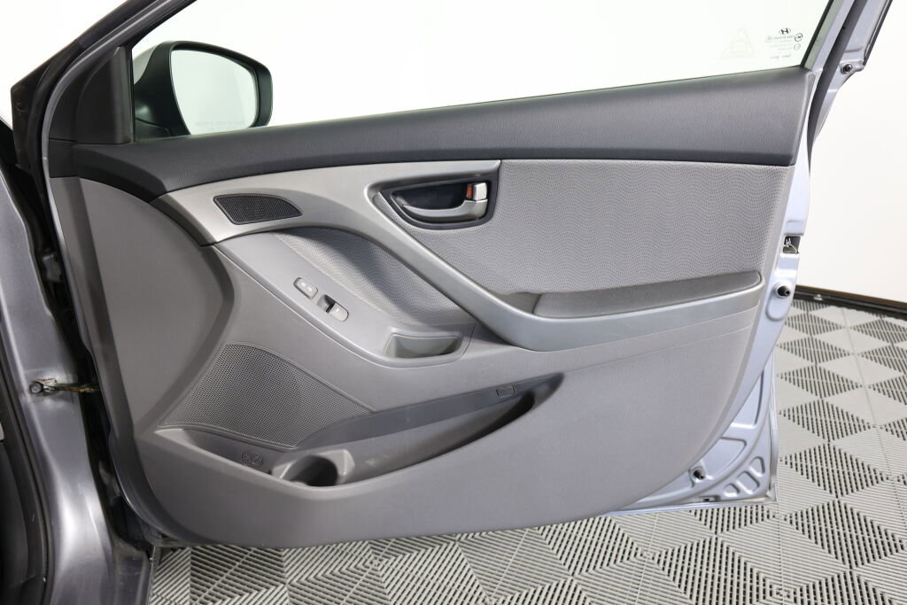 Used 2012 Hyundai Elantra Limited w/ Technology Pkg 5 FWD image 25