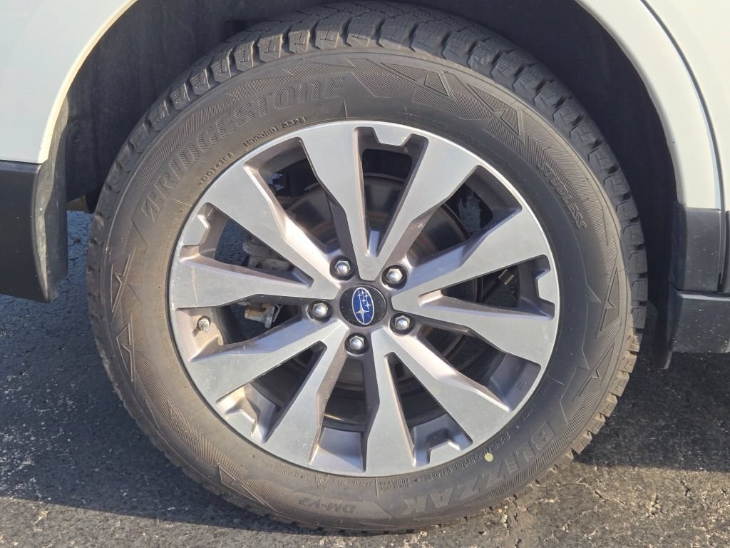 Used 2018 Subaru Outback 3.6R Touring AWD/4WD image 15