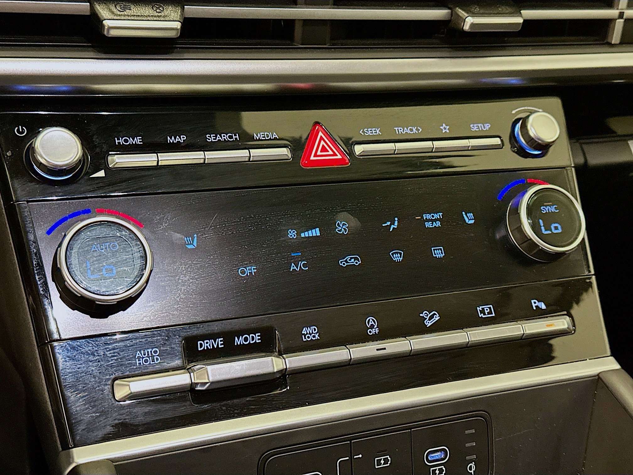 Used 2025 Hyundai Santa Fe SEL image 23