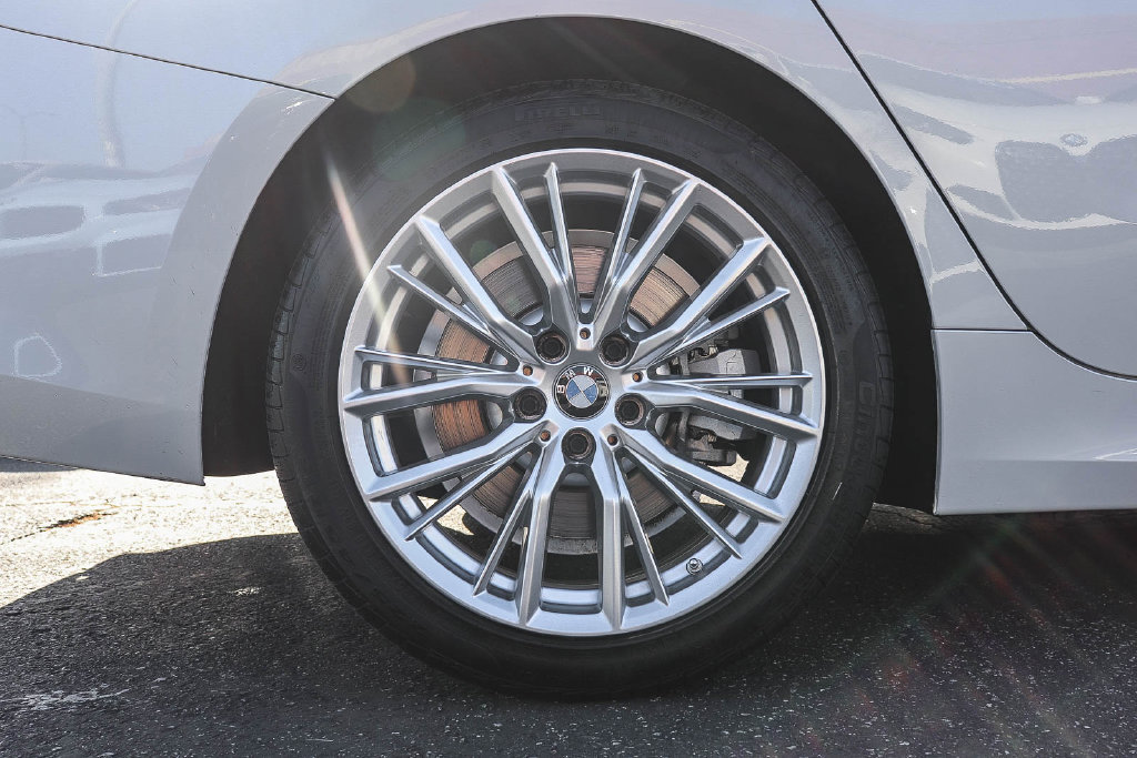 Certified 2023 BMW 330i Sedan w/ Driving Assistance Package RWD image 8