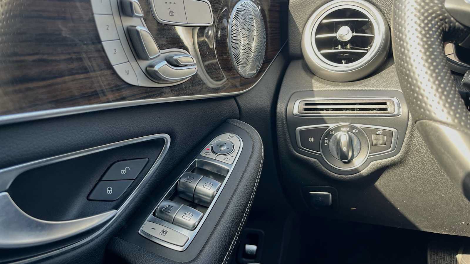 Used 2018 Mercedes-Benz C 300 4MATIC Sedan image 29