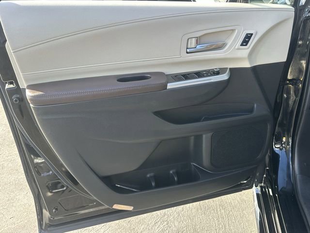 Used 2022 Toyota Sienna Platinum image 23