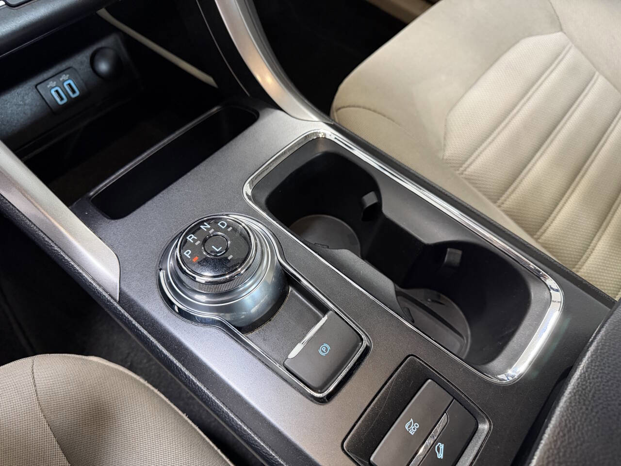 Used 2019 Ford Fusion SE image 10