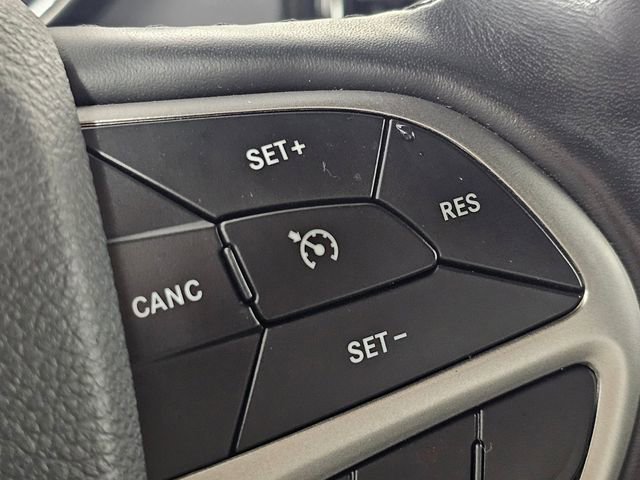 Used 2020 Jeep Grand Cherokee Altitude image 21