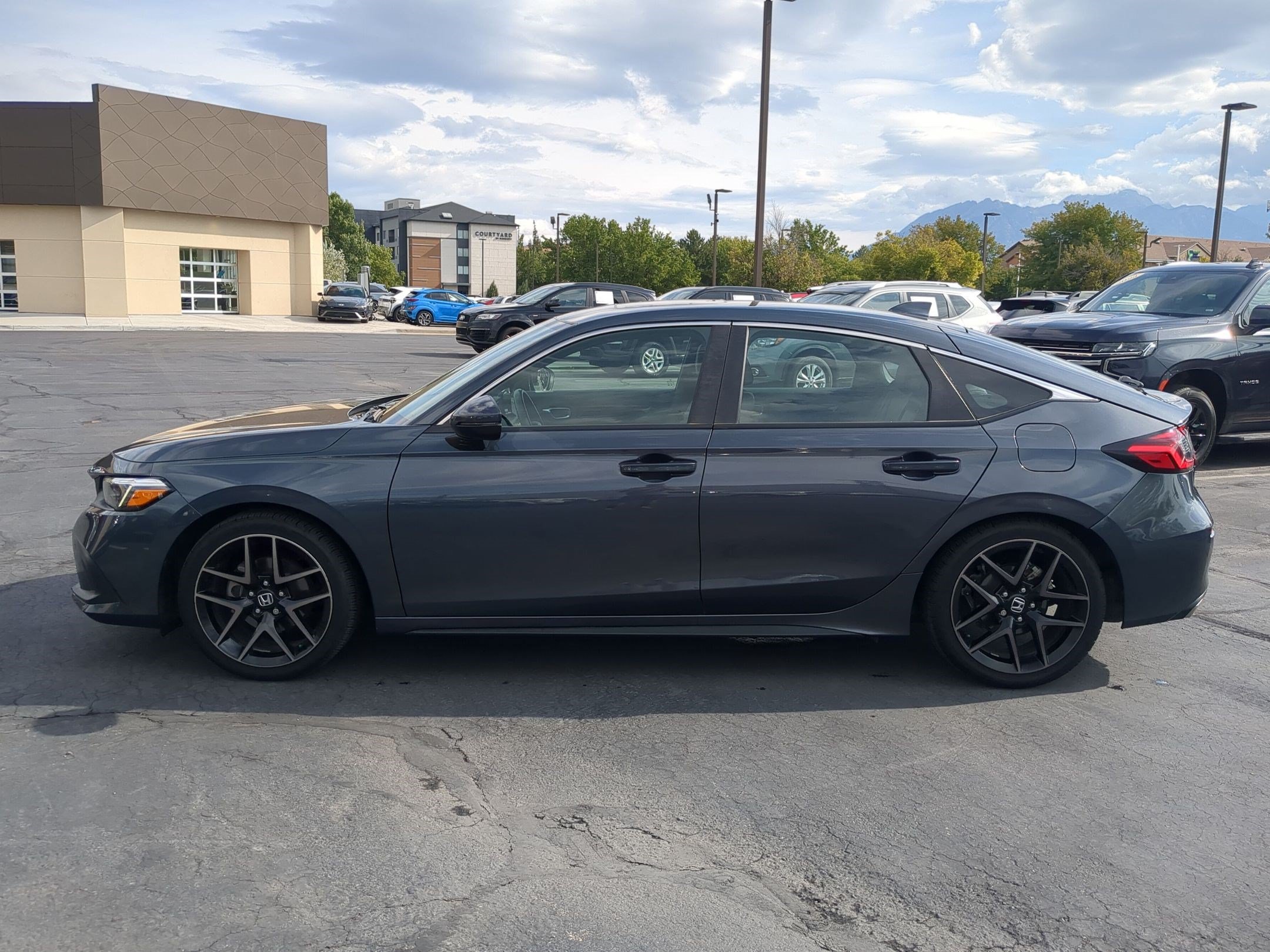 Used 2022 Honda Civic Sport Touring image 9