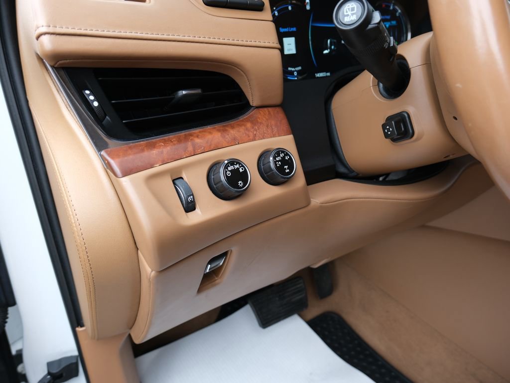 Used 2016 Cadillac Escalade Platinum AWD/4WD image 28