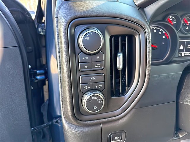 Used 2023 Chevrolet Silverado 1500 Custom image 17
