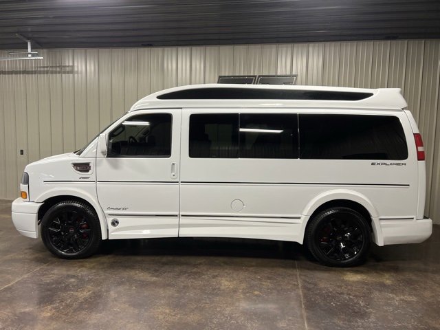 Used 2025 GMC Savana 2500 w/ Driver Convenience Package image 3