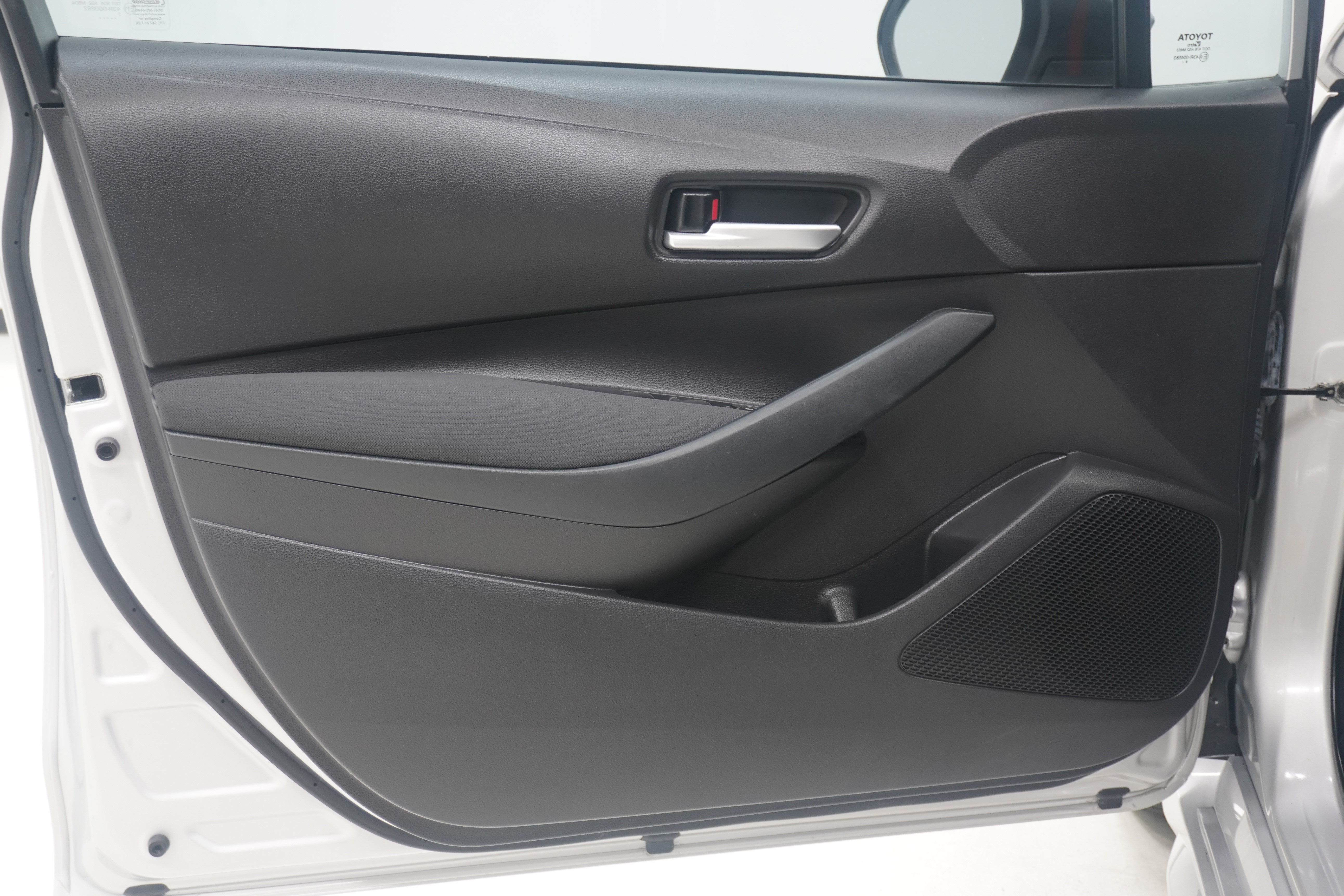Used 2020 Toyota Corolla LE FWD image 14