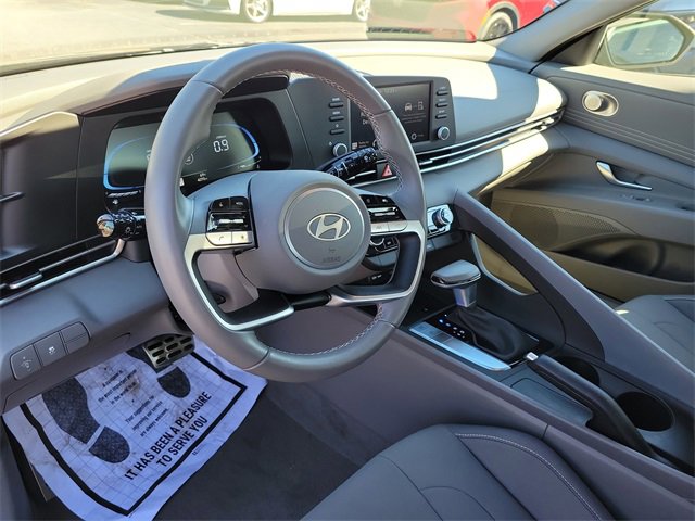 Used 2025 Hyundai Elantra Sport image 18