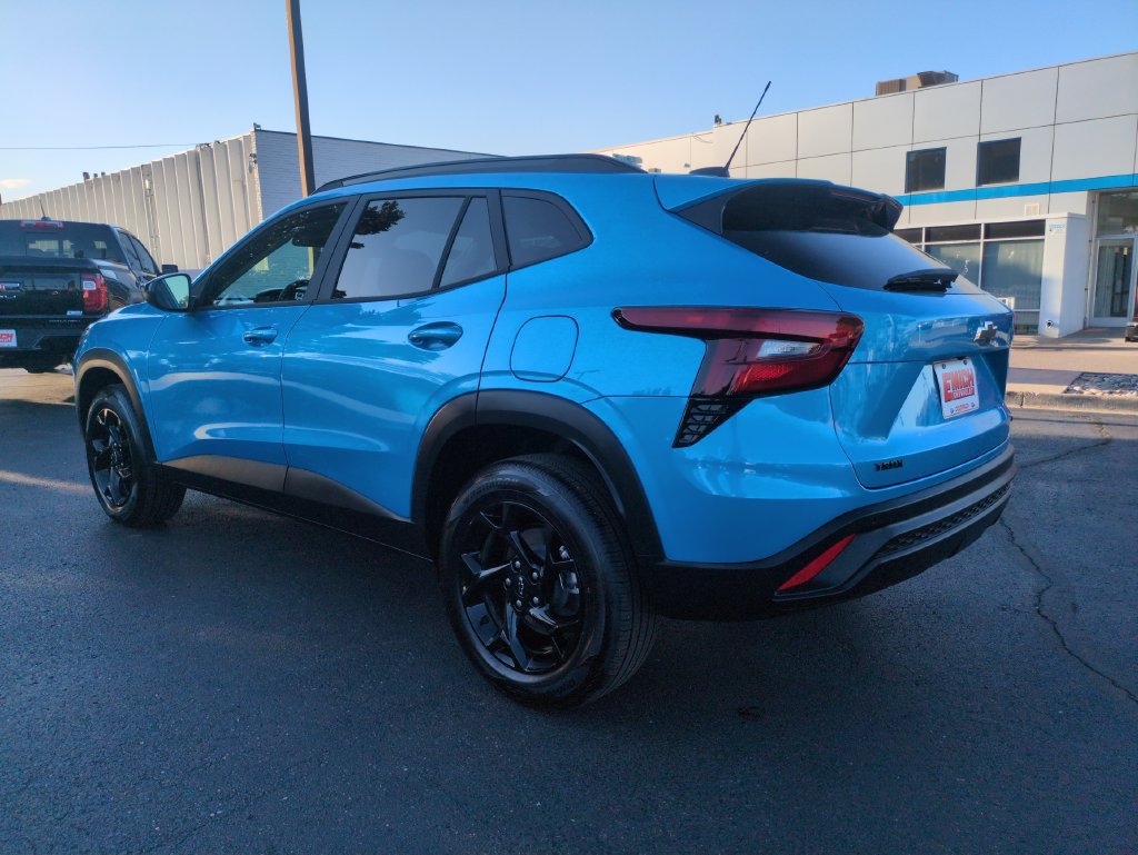 New 2026 Chevrolet Trax LT w/ Driver Confidence Package FWD image 7